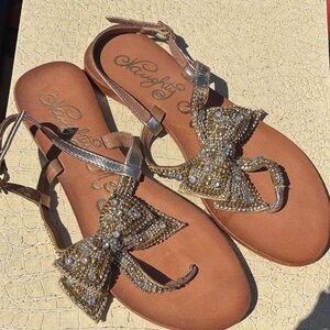 9.5 naughty monkey rhinestone flat sandals gold silver bow